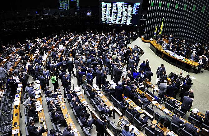 Deputado João Fernando destaca situação da Mata Sul no plenário da Câmara Federal