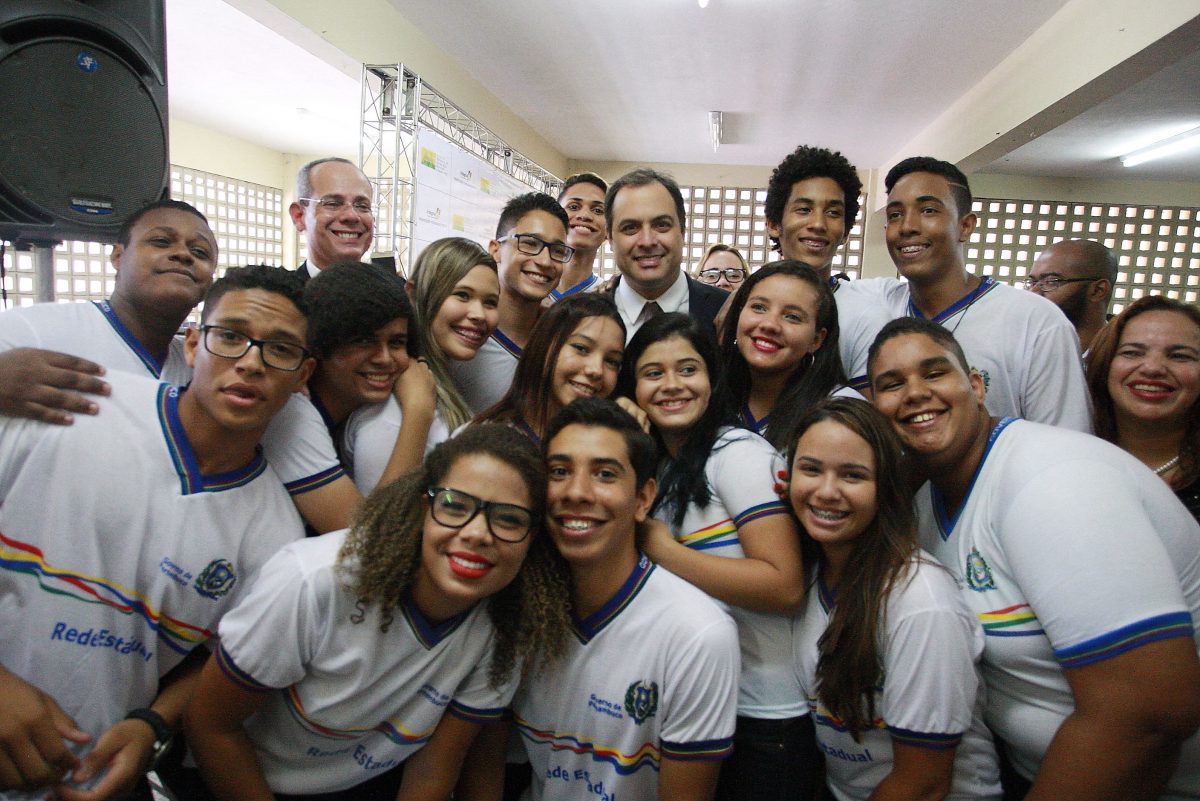 Pelo quarto ano seguido, Pernambuco tem a menor taxa de abandono escolar do país