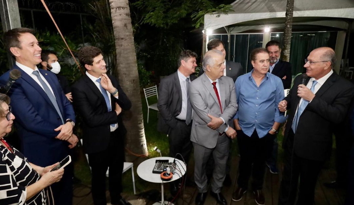 Prefeitas e prefeitos do PSB de Pernambuco se reúnem com Alckmin em Brasília