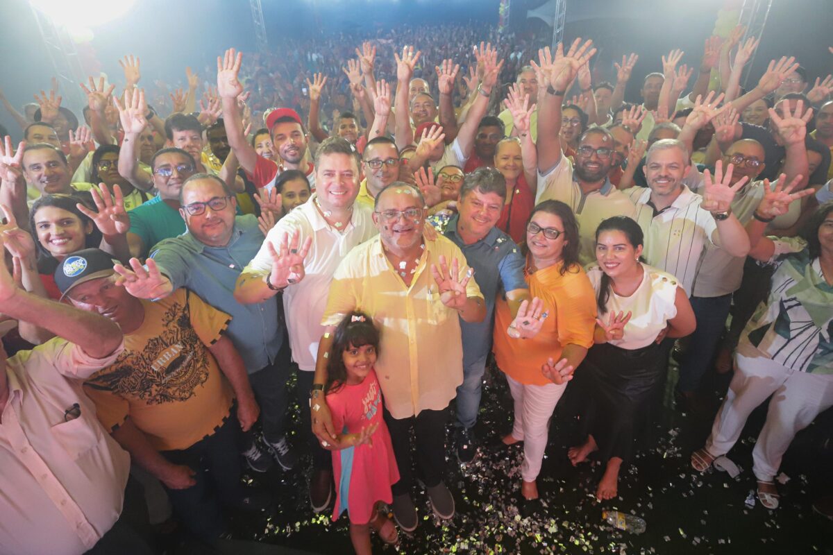 Zé Martins se lança à reeleição com grande ato em João Alfredo
