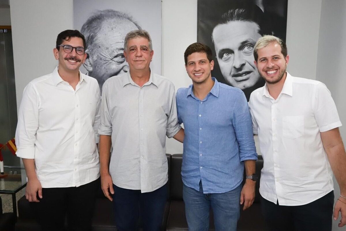 João Campos e PSB selam apoio à reeleição de Marinaldo Rosendo