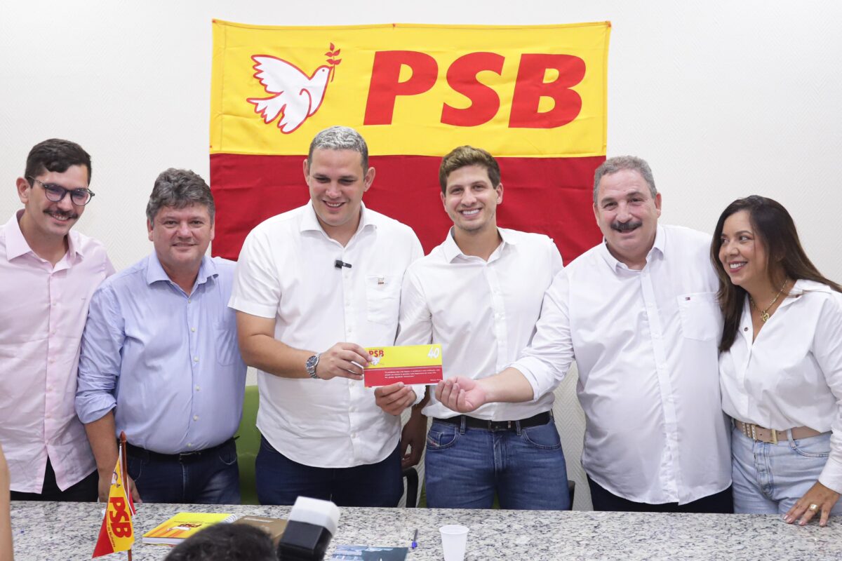 Vereador Eriberto Rafael se filia ao partido do prefeito João Campos
