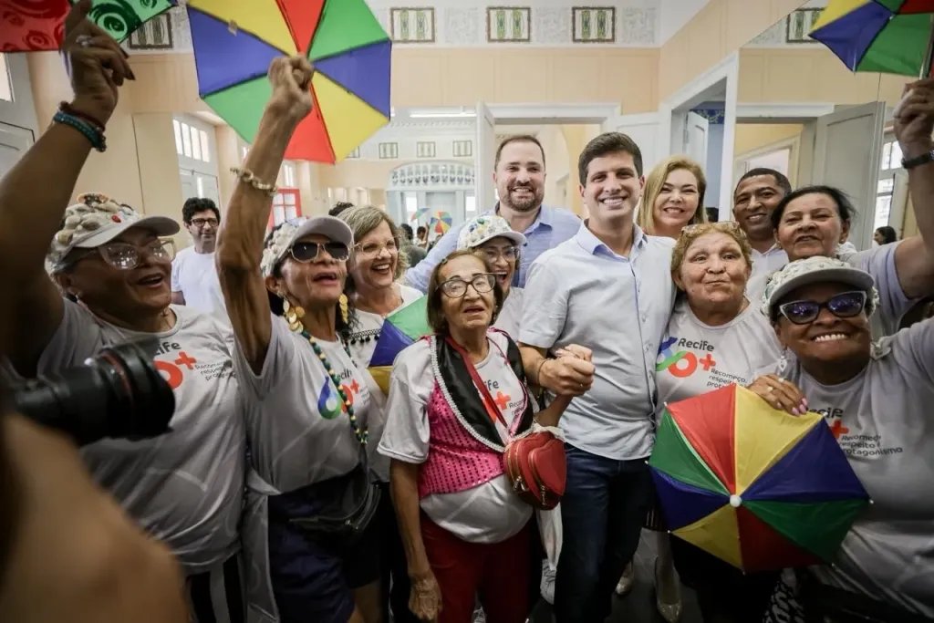 João Campos inaugura centro pioneiro para população idosa no Recife